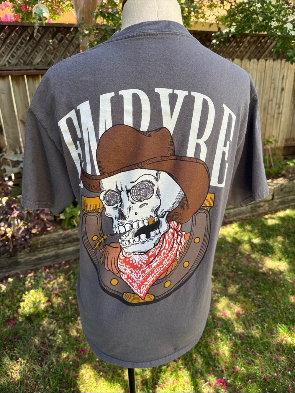 Empyre Gray Short-Sleeve Tee with Skull Cowboy Graphic Women's Size Medium